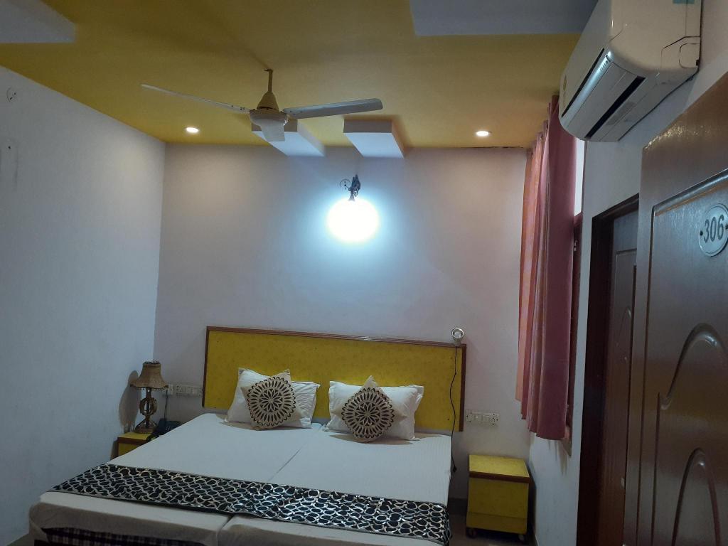 Room image 2