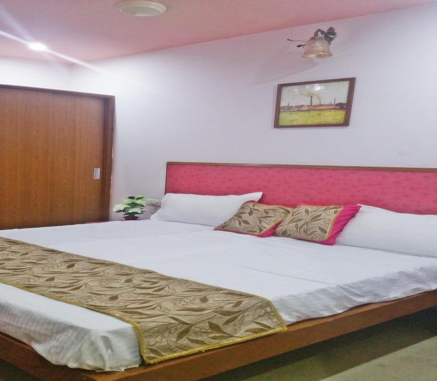 Room image 5